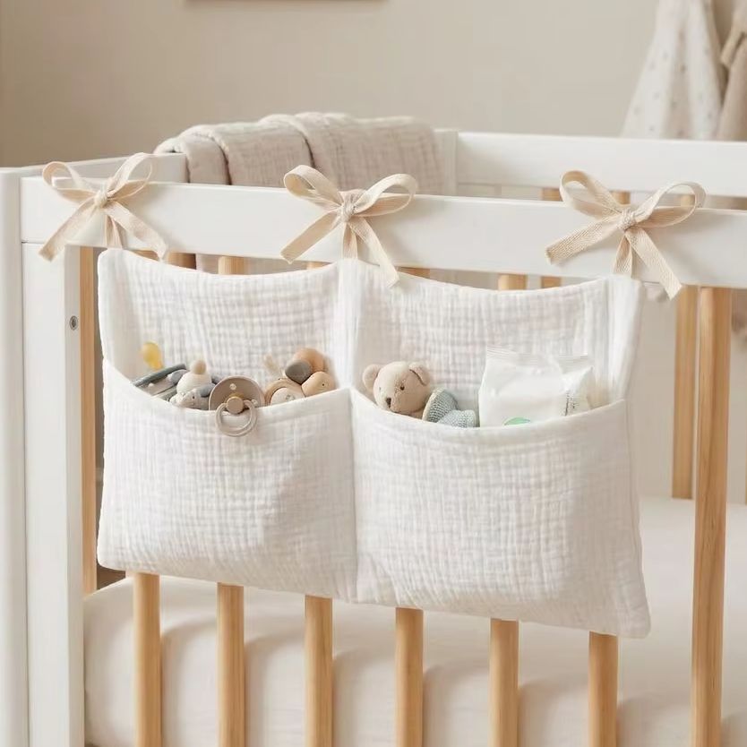 Baby Nursery Organization Ideas - กระเป๋าจัดระเบียบเปลเด็กแบบแขวน ผ้ามัสลิน ผ้าก๊อซ ใส่ผ้าอ้อม ของใช้เด็กอ่อน กระเป๋าแขวนข้างเตียง