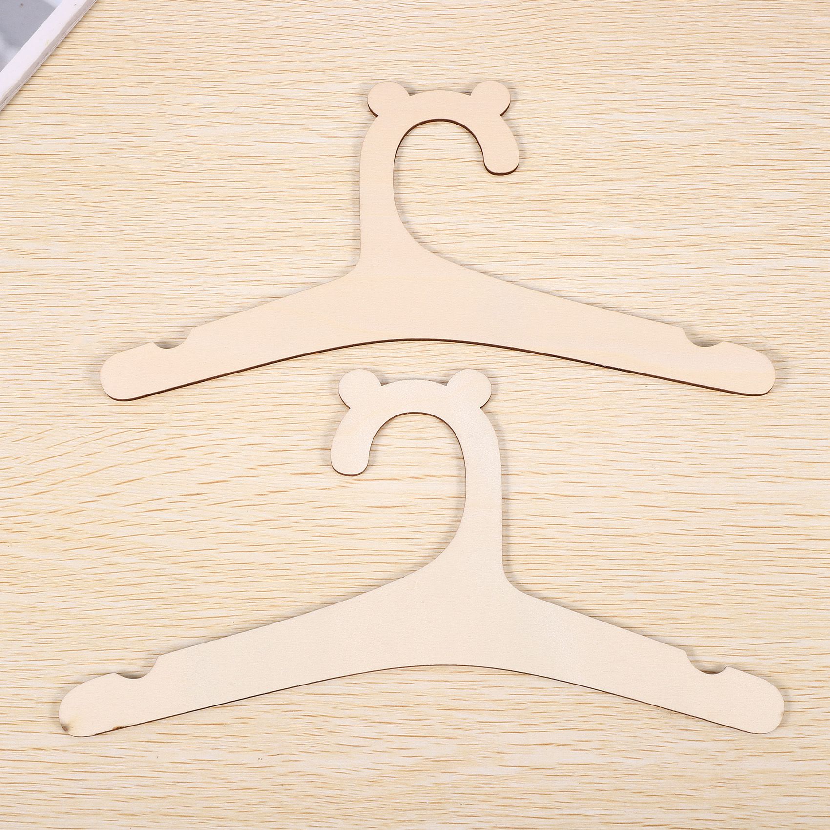 Baby Nursery Hangers - Y42A-30 ชิ้นไม้แขวนเสื้อไม้สำหรับเสื้อผ้าเด็กไม้แขวนเสื้อไม้ธรรมชาติสำหรับเสื้อผ้าเด็ก ราวแขวนเสื้อผ้า ตกแต่งห้องเด็กสำหรับเด็ก